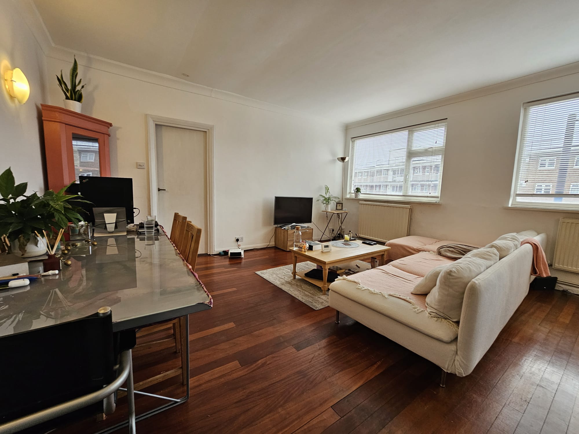 Finchley Road, Finchley Road / Swiss Cottage